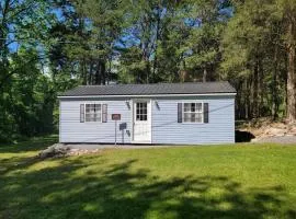 Private Pet-Friendly Cabins with Fire Pit for Nature Escapes in Clear Spring, Maryland, for Memorable Family Glamping Trips