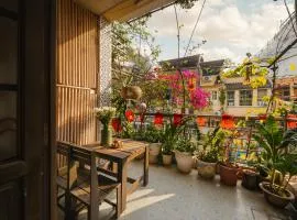 Super Old Quarter View - Skyline Balcony - Ta Hien street