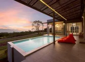 Mine Hills Pool Villa Camping