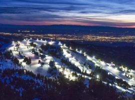 Snowfall Getaway -268 I, hotel in Bogus Basin