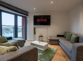 Large 2BR Flat in Heart of City - Sleeps 8