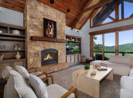 Morning Glow - Luxury Mountain Cabin in Blue Ridge, Hotel in Ballew Mill
