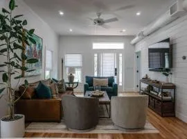 Casa Padrón - Gorgeous Home, Steps to 7th Ave