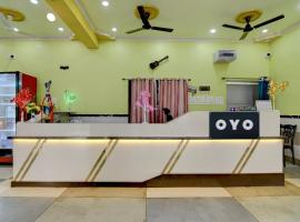 Hotel O AM2PM Restaurant Bar, hotel in Jangipur Road