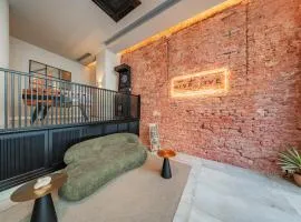 HOME1 - Bloom Boutique Hostel