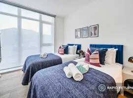 Spacious Apartment, Balcony, WiFi, Netflix, Free Parking by Rapid Returns