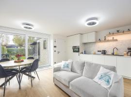 Het Zand - 2 + parking 2, hotelli kohteessa Westende