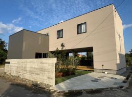 BRIDGE STAY BIWAKO PREMIUM- Luxury Villa , Hotel Quality Stay with Private Sauna, Jacuzzi & BBQ Terrace, hotel di lusso a Takashima