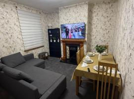 Pat Signature STAYS, hotel in Kingsthorpe