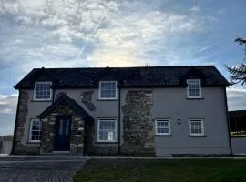 Gelli Genlas Farm House