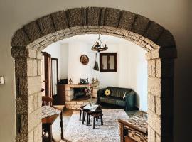 Pinelopi Apartments, hotel i Arachova