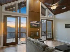 Mountain View B - Sylva Retreat, King Suite, Mountain View, and Hiking