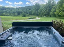 Serenity on Siverly by Purple Munky Hospitality, hotel a Stella