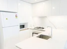 Cityscape Luxury Stay 2BR with Spacious Balcony 903