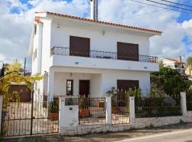 Terraço 26 - 8BR Villa Sleeps 22, Garden & Terrace, Near Lisbon & Beaches