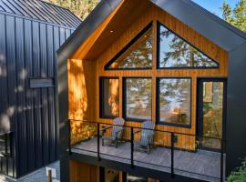The Cabins at Terrace Beach, chata v destinaci Ucluelet