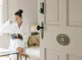 Guestroom in Old Town | Steps to Lake & Everything