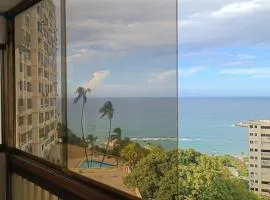 Apartamento cerca del aeropuerto con vistas al mar