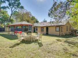 4 Mi to Southlake Town Sq Peaceful Gated Retreat!