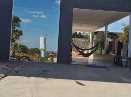 Casa de alto padrao na beira do lago Corumba IV