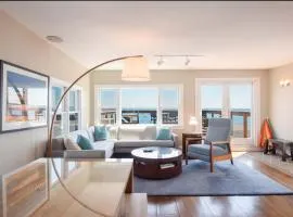 Renovated Oceanfront Penthouse