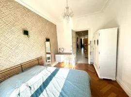 Les chambres de Cédric ICONIC TRAM GARE Nice Ville pour personnes CALMES