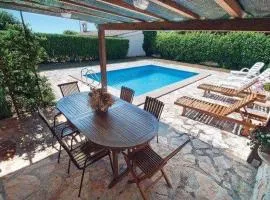Ferienhaus In Radići Mit Privatem Pool