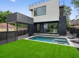 Heated Pool Luxury Zilker home Sleeps 8 great view