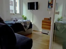 ModernesMiniZimmer-Stadtnah-SelfCheckIn-Parkplatz