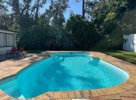 BR with Private Pool Near Downtown & Beach