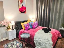 Entire 1 Bedroom Apartment in London - 5 Mins from Heathrow - Sleeps 5