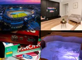 Charlotte 5 Bedroom Home with Hot Tub, Patio, TV and Board Games Close to Uptown, Airport, Dining and Entertainment - Spacious Family Friendly!