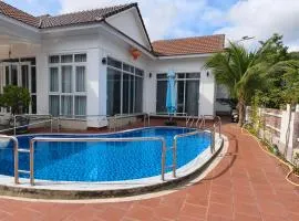 Villa 3 bedrooms, private pool, beach, gym, free Airport Pickup