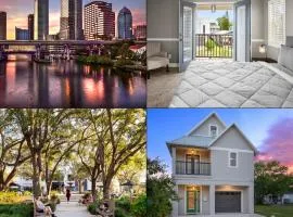 Heart of Tampa Hyde Park 4 Bedroom House - Located Near Hyde Park Village, SoHo and Local Beach - Spacious and Comfortable Stay in Perfect Location - Great for Families and Groups Visiting Tampa Near Airport!