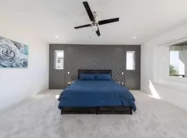 Spacious 6BR Home with Terrace Views and Parking nearby parks golf and resorts