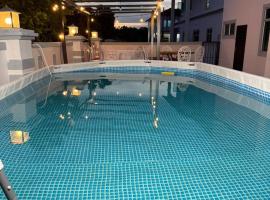 Muar Bakri Good Day Corner Pool Villa Family Friends Gathering Party, ξενοδοχείο σε Muar