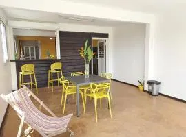 Le jaune soleil, appartement tropical, proximité plage