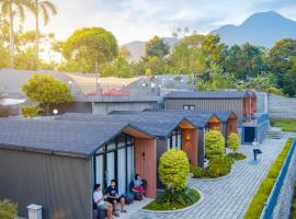 Terrace Garden Glamping Bogor, ξενοδοχείο σε Gadog