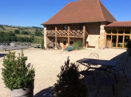 Domaine de Noyer, hotel con estacionamiento en Saint-Christophe-en-Brionnais