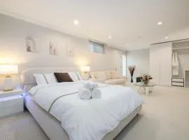 Stylish Home in Van West Side Near YVR&DT