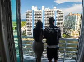 Luxury Waterfront Condo Hilton Hotel Amenities Beach Pool Jacuzzi Jetskis Gym