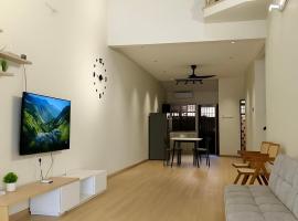 Tmn Pelangi Indah Lake View Homestay, hotel v destinaci Ulu Tiram