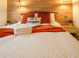 One bedroom Apartment with Garden Close to Town Train Hospital Long Booking Welcome