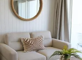 Beachfront Studio Fabulous Location