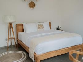 Skutik House, hotel in Tanah Lot