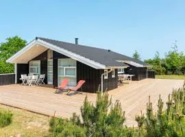 6 person holiday home in Løkken