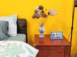 Tiny Garden House Cat Ba, guest house in Cat Ba