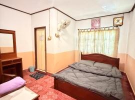 Singxay guesthouse ເຮືອນພັກສິງໄຊ, hotel in Ban Dondèng