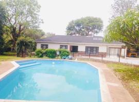 Mpande - The Roots Your Home Away from Home, cottage ở Bulawayo