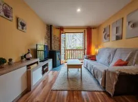 Calideza inigualable- Rústico, eficiente y con jardín - Isard 1